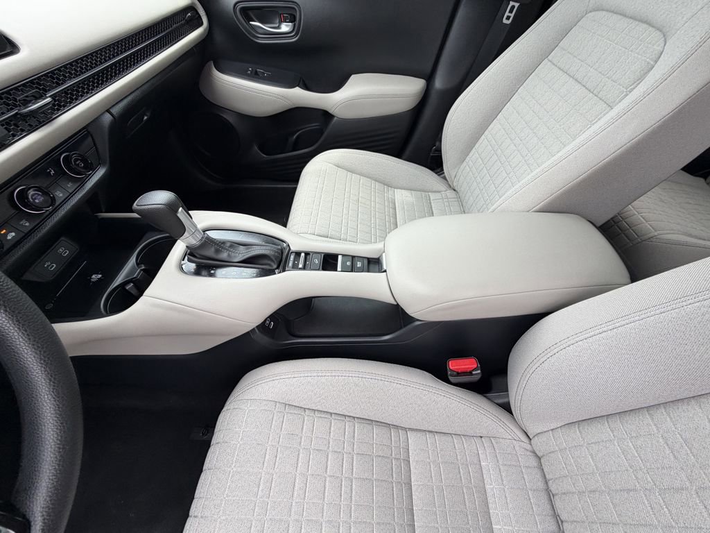 2026 Honda HR-V LX - Photo 18