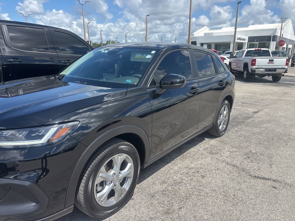2025 Honda HR-V LX 2WD's photo