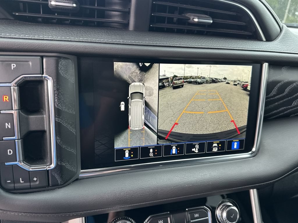 2023 GMC Yukon Denali - Photo 30