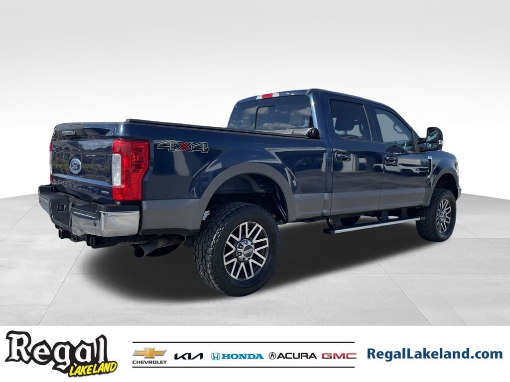 Used 2017 Ford Super Duty F-250 SRW Lariat Truck Crew Cab