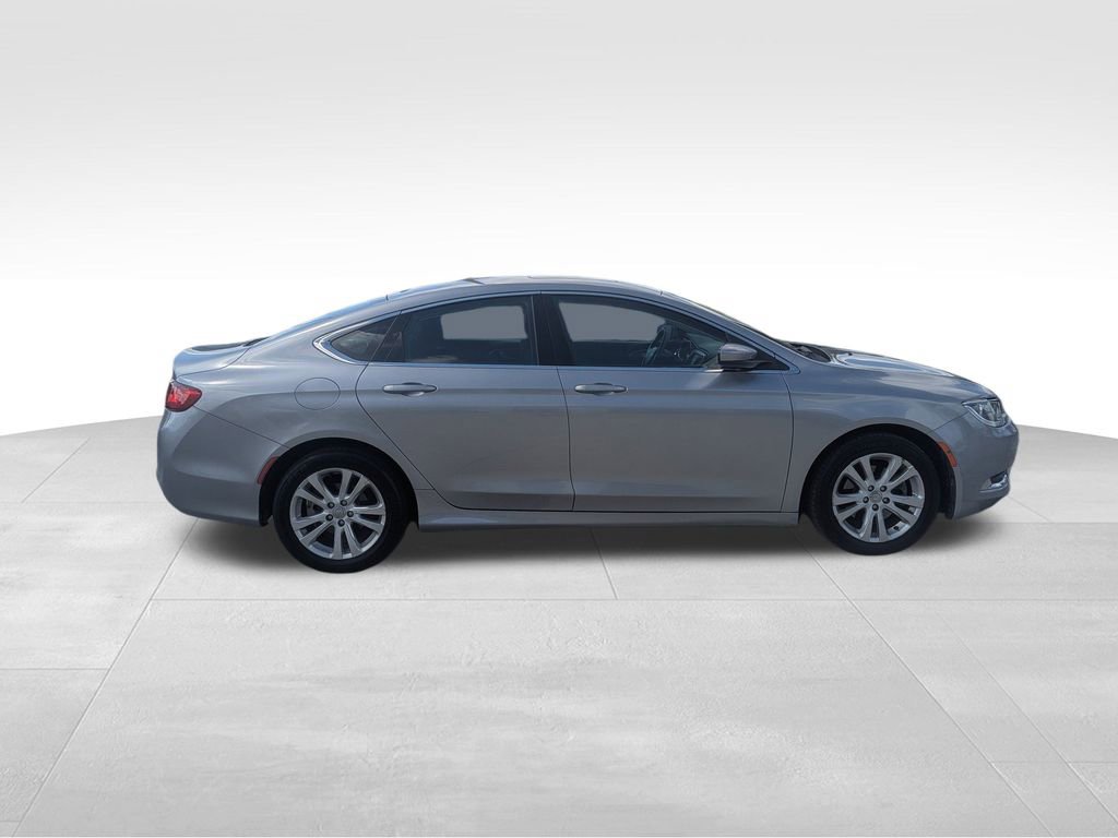 2016 Chrysler 200 Limited photo 3