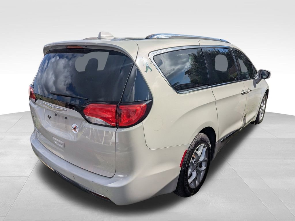 Used 2017 Chrysler Pacifica Touring-L Plus Van