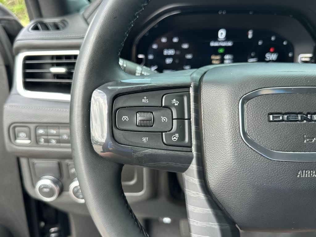 2023 GMC Yukon Denali - Photo 34