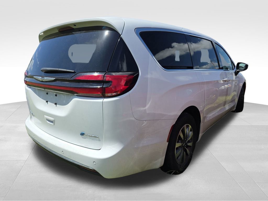2023 Chrysler Pacifica Hybrid Touring L photo 4