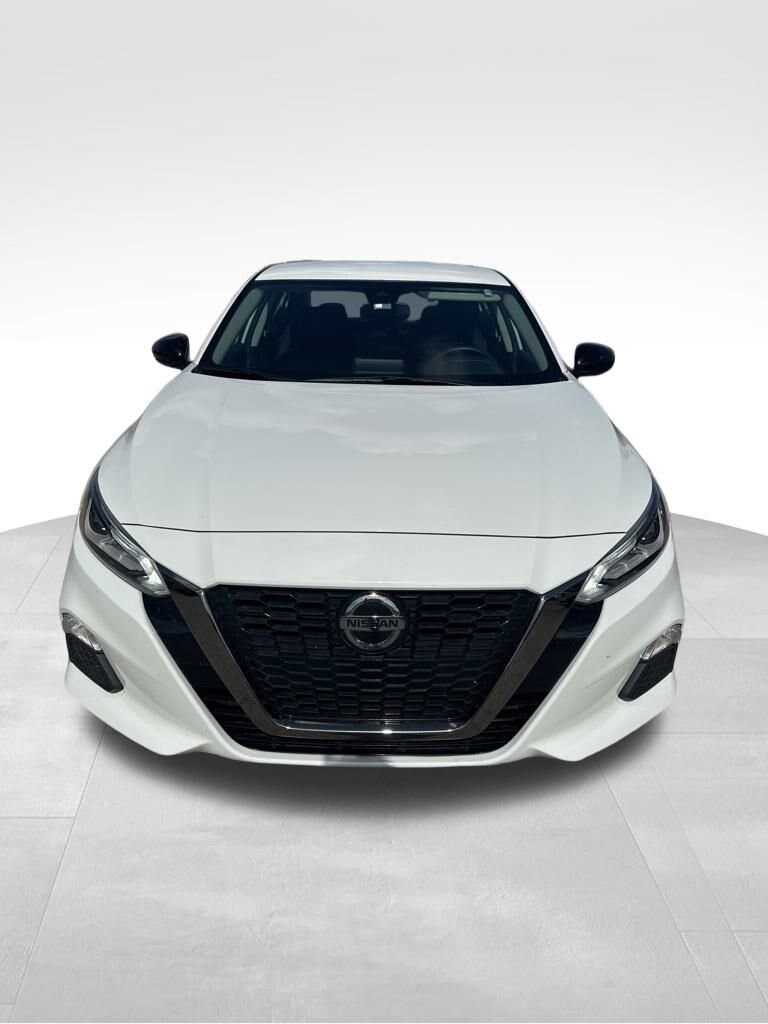 2022 Nissan Altima 2.5 SR photo 2