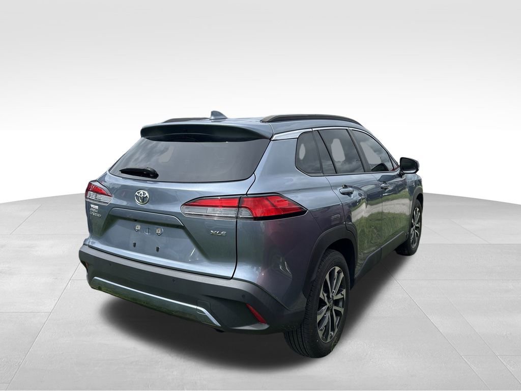 2023 Toyota Corolla Cross XLE photo 4