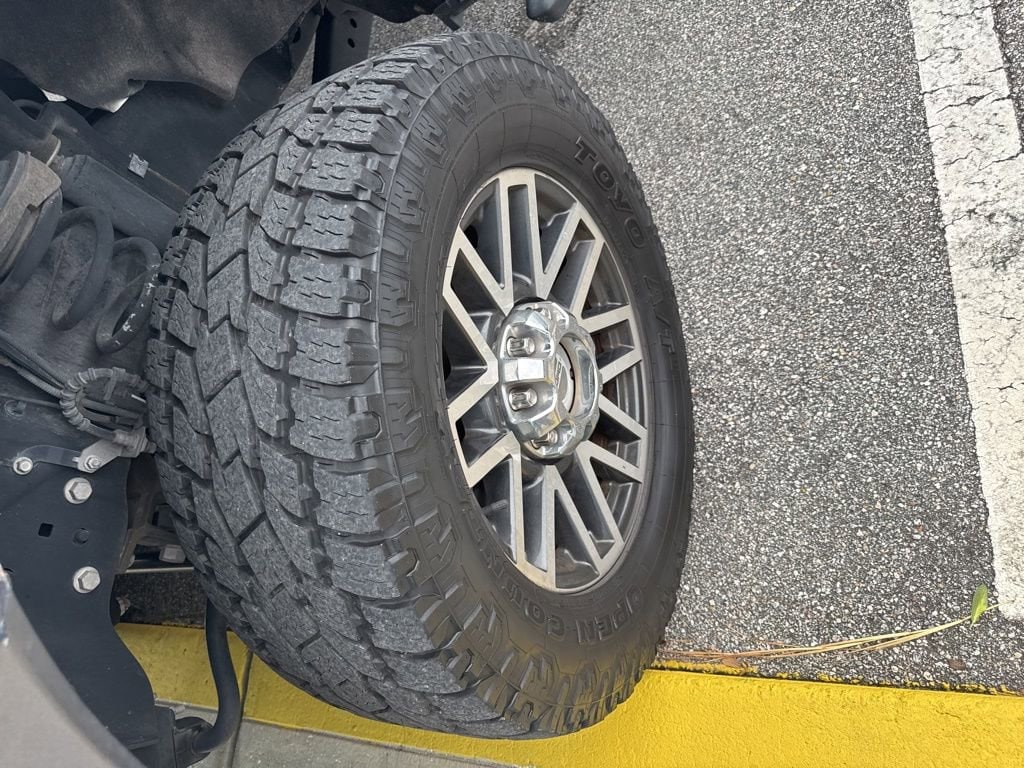 Used 2017 Ford Super Duty F-250 SRW Lariat Truck Crew Cab