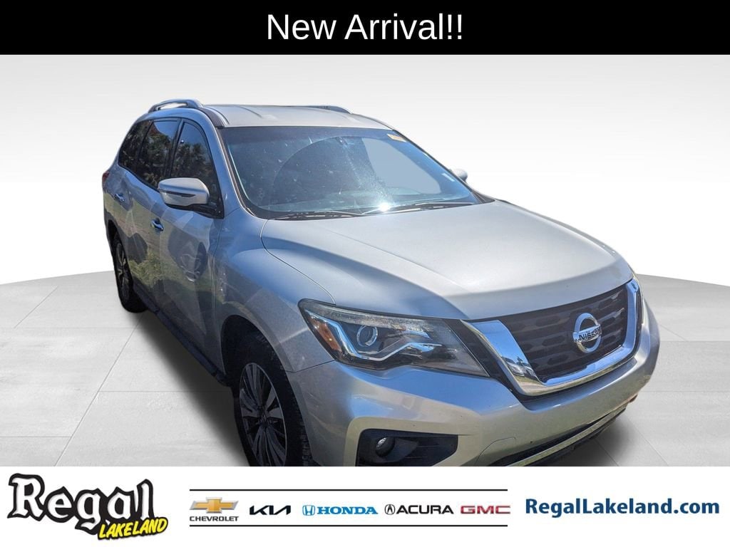 2017 Nissan Pathfinder SV