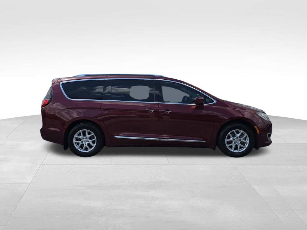 2020 Chrysler Pacifica Touring L photo 3