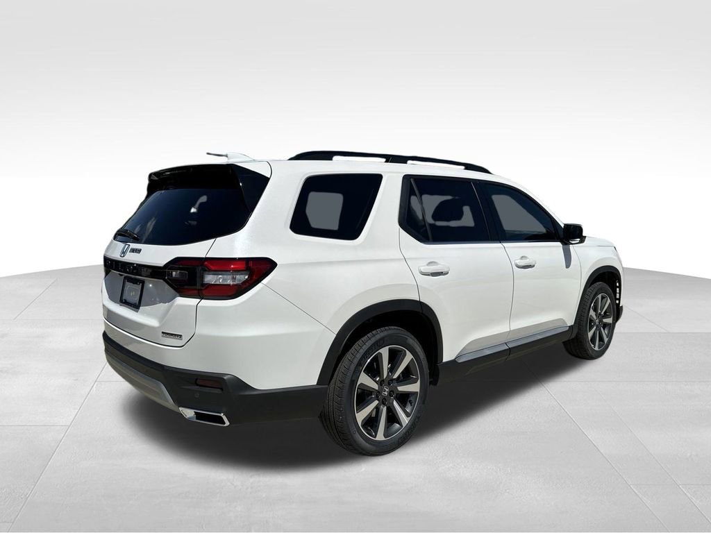 2025 Honda Pilot Touring photo 3