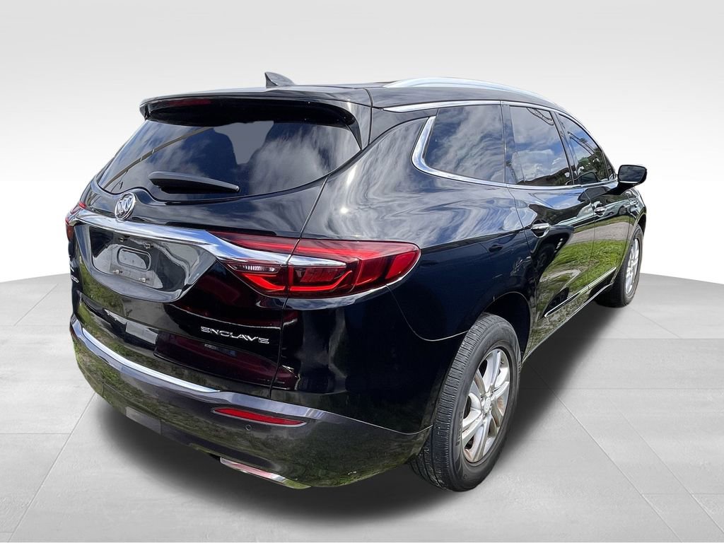 2018 Buick Enclave Essence photo 2