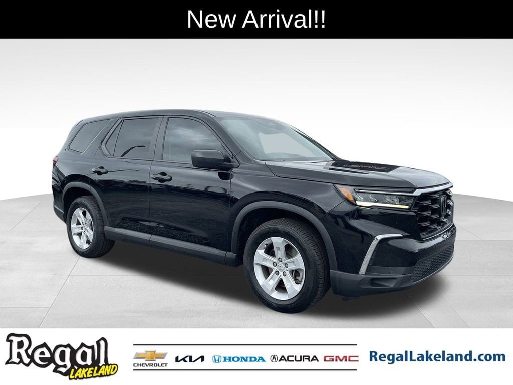 Used 2023 Honda Pilot LX SUV