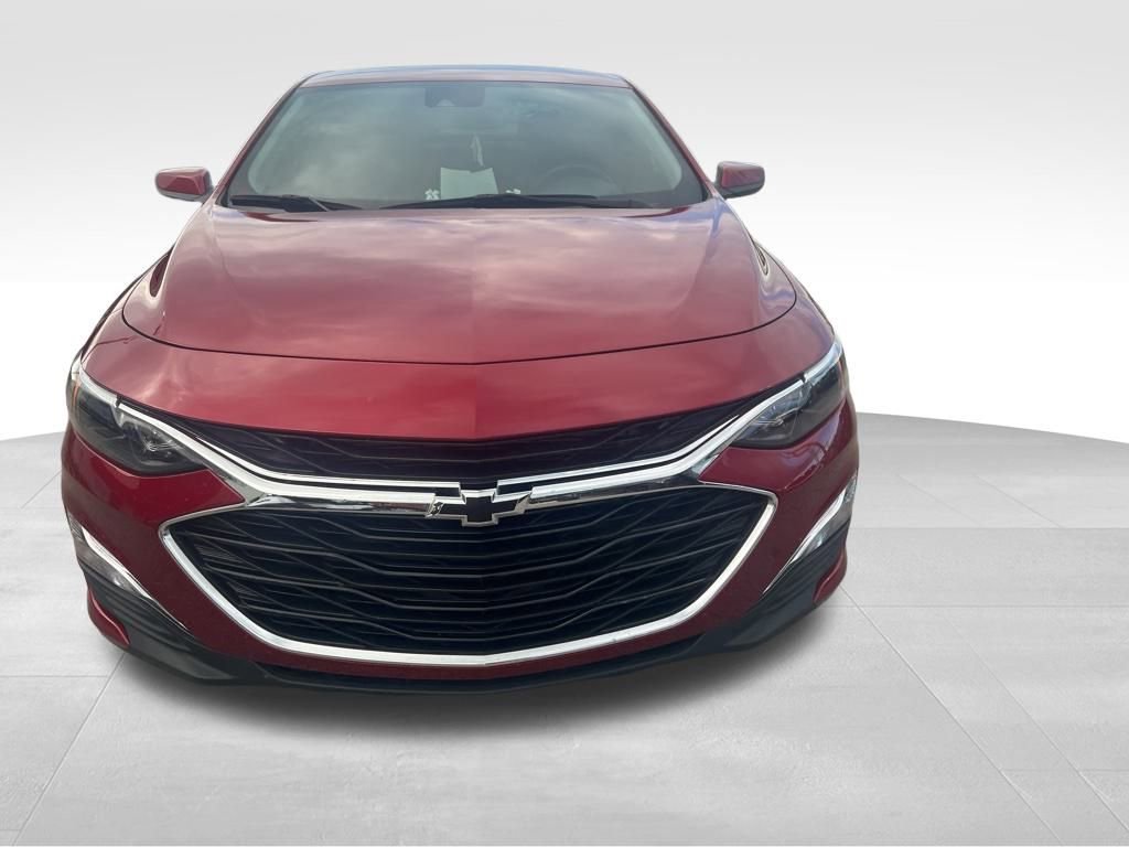 2025 Chevrolet Malibu RS photo 2