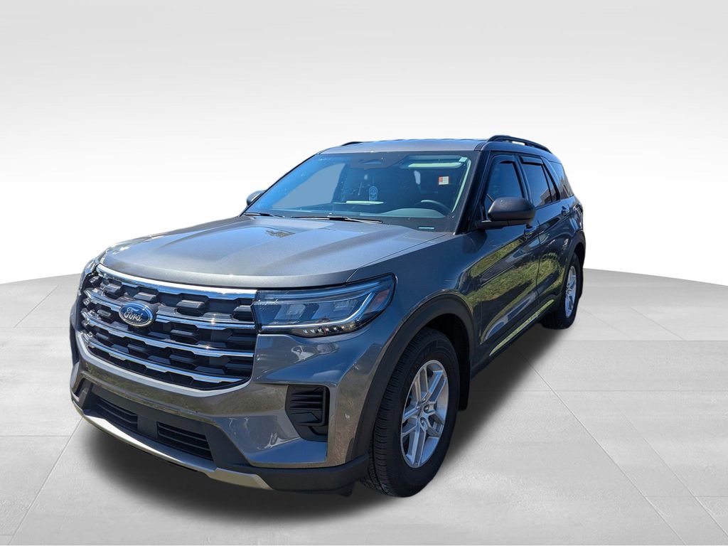 2025 Ford Explorer photo 3
