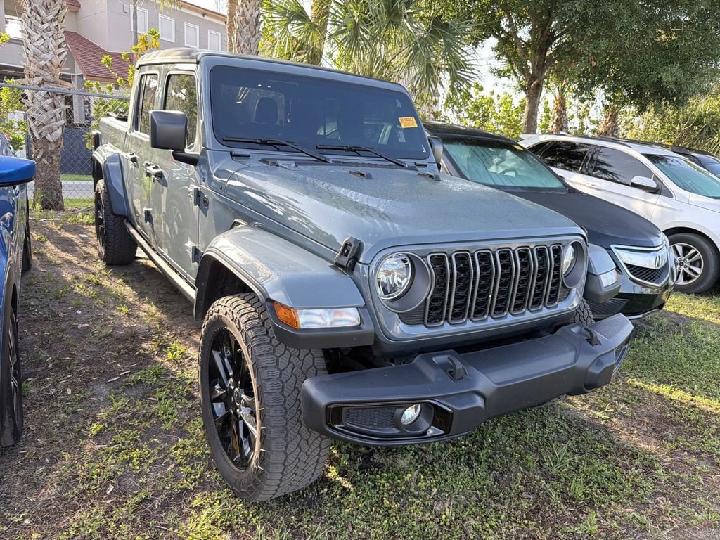 2025 Jeep Gladiator Nighthawk Auto's photo