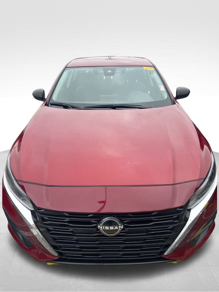 2024 Nissan Altima 2.5 SV photo 2