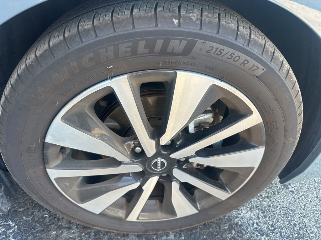 2024 Nissan Sentra SV photo 4
