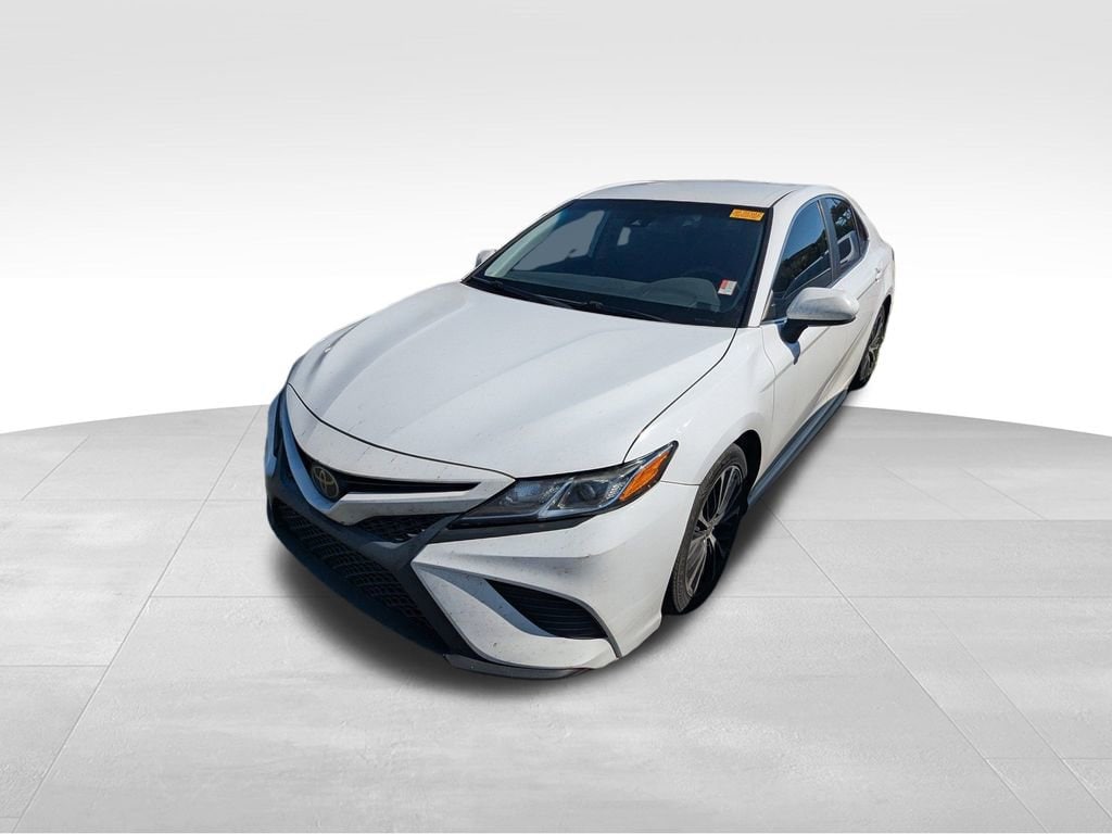 2020 Toyota Camry SE photo 4