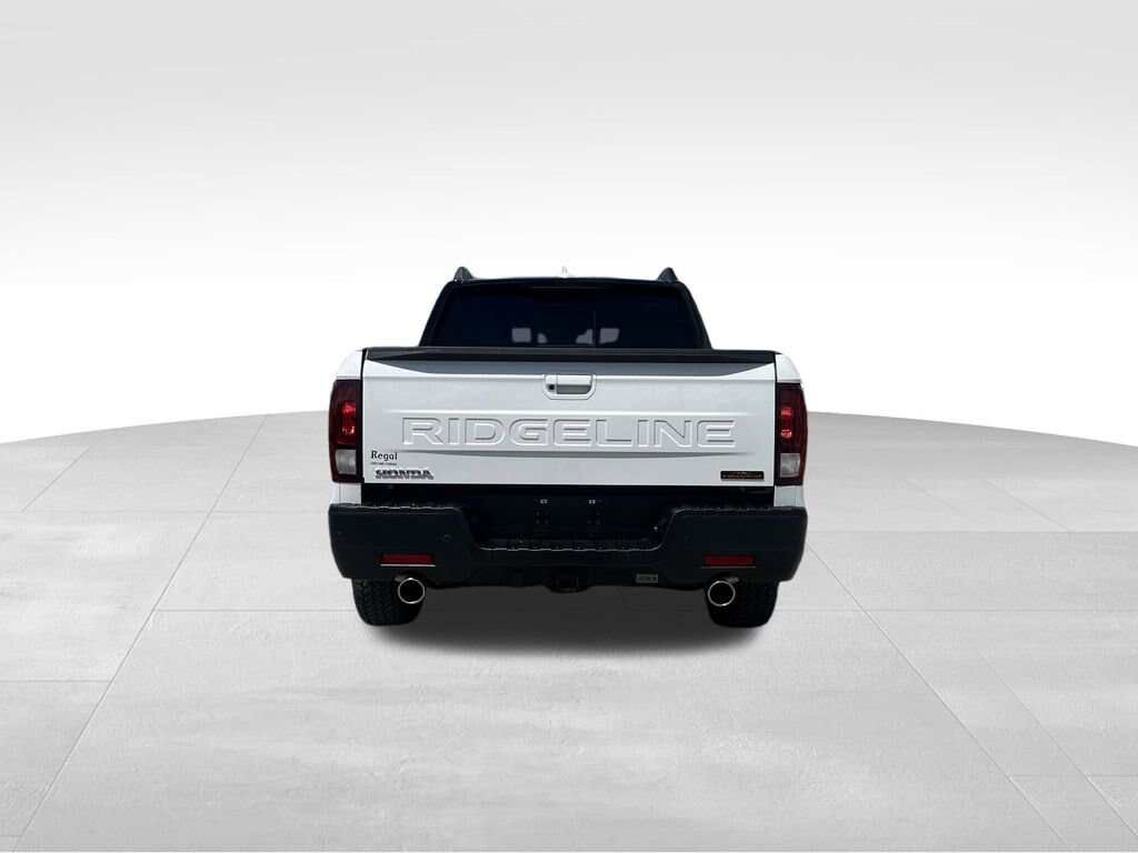 2024 Honda Ridgeline TrailSport photo 2