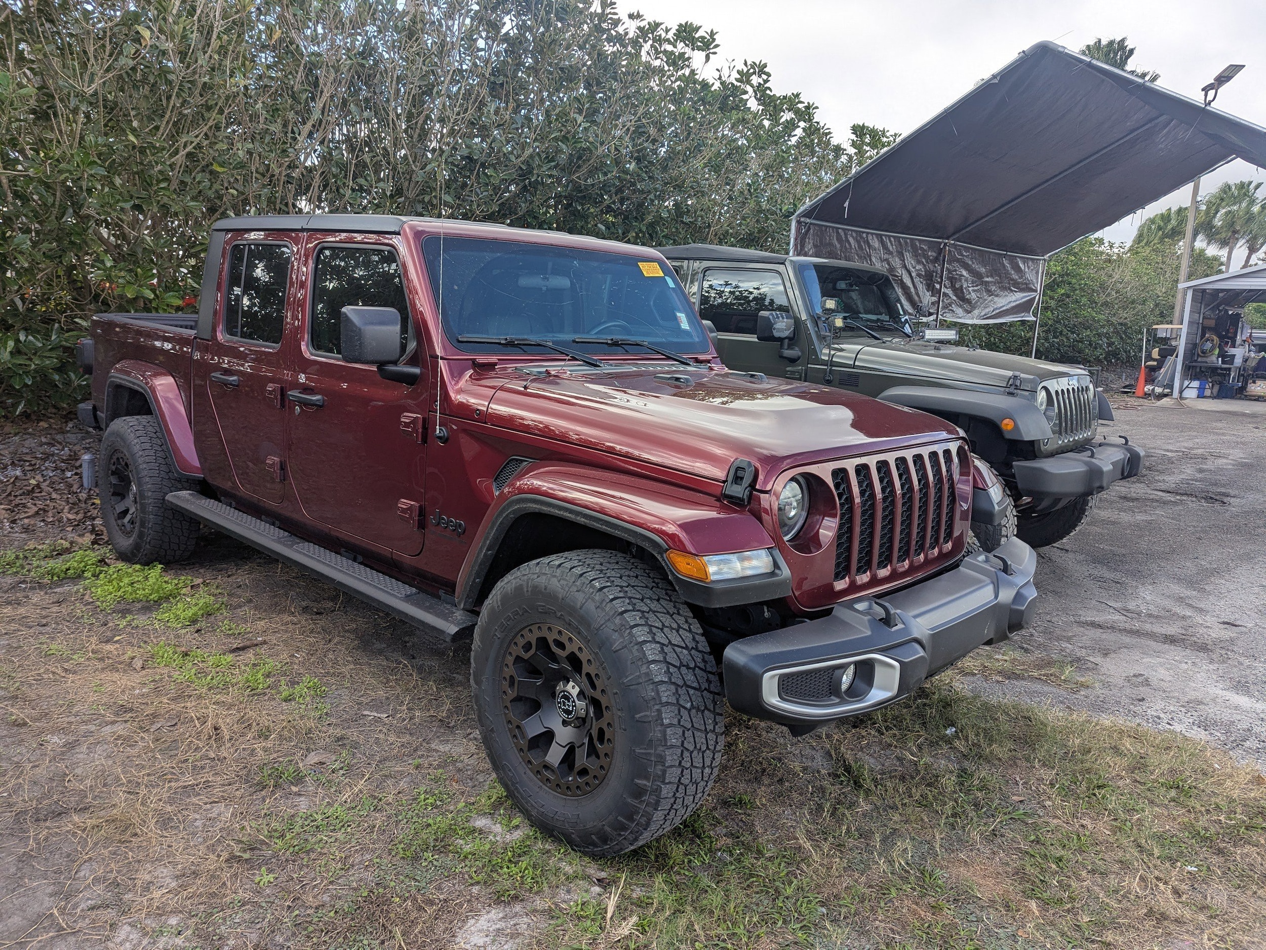 2021 Jeep Gladiator Sport S's photo
