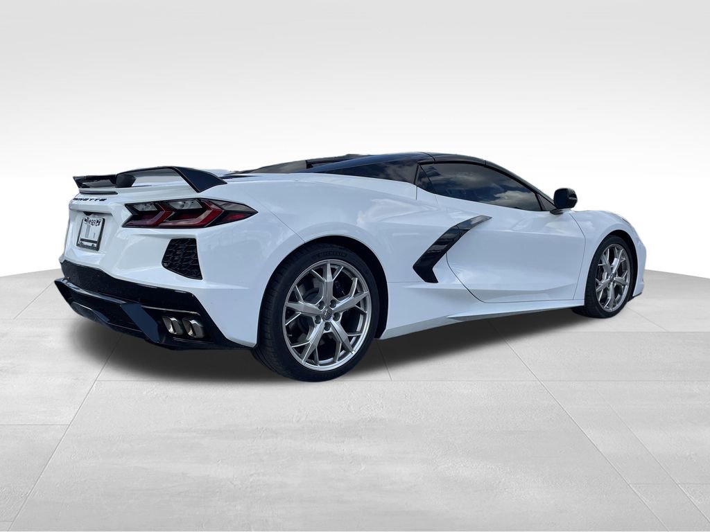 2022 Chevrolet Corvette Stingray 2LT Convertible photo 4