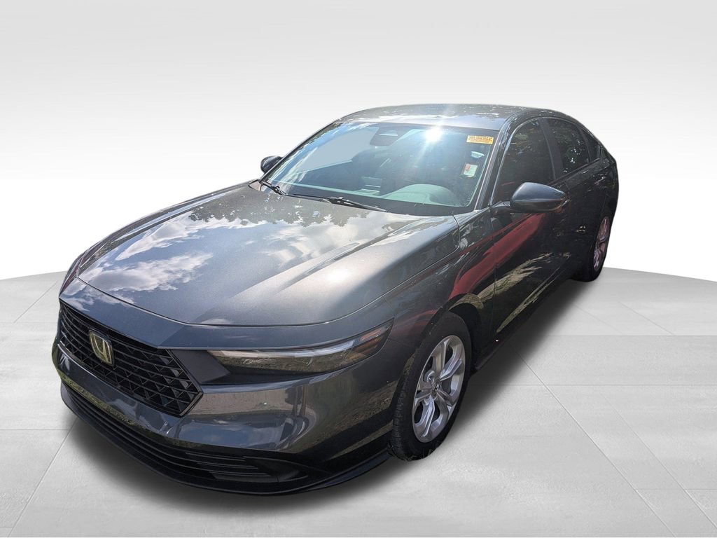 2025 Honda Accord LX photo 4