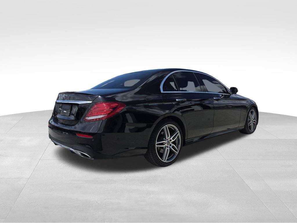 2019 Mercedes Benz E 300 photo 4