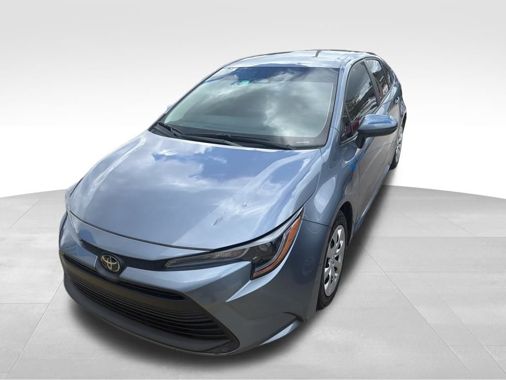 2024 Toyota Corolla LE photo 3