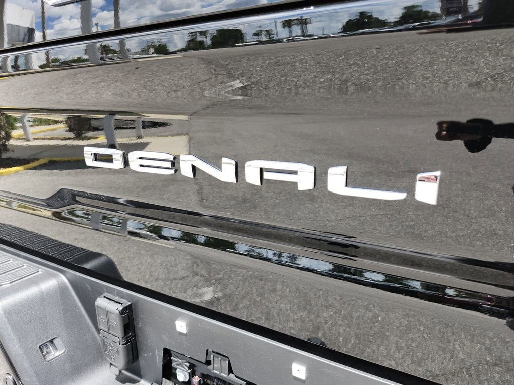 2025 GMC Sierra 2500HD Denali Ultimate - Photo 10