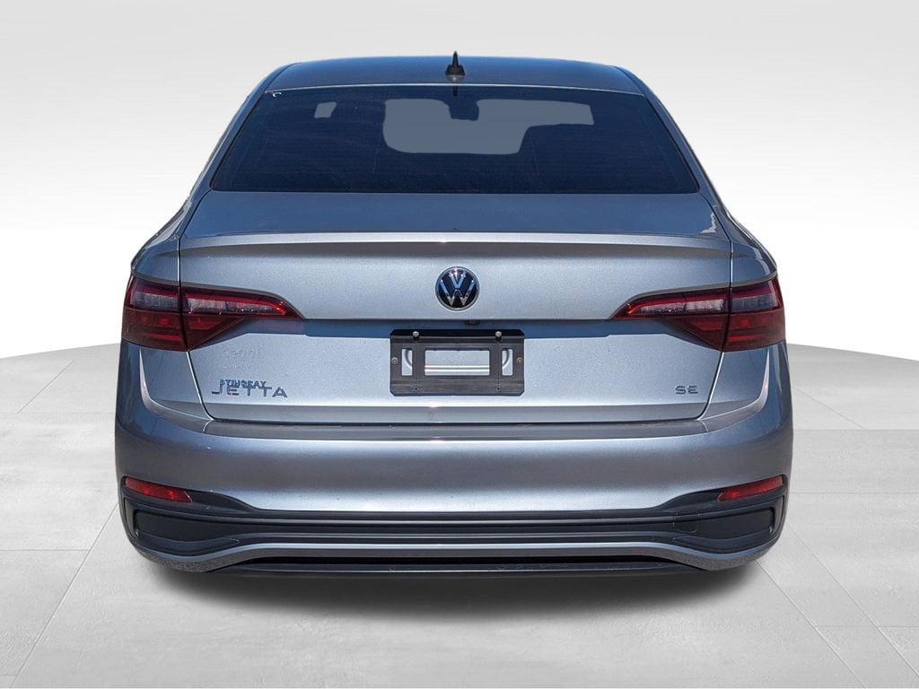 Used 2022 Volkswagen Jetta SE Sedan