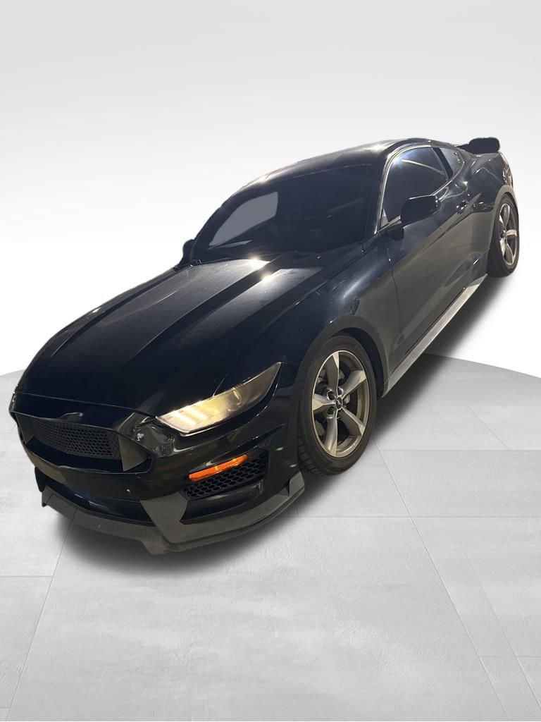 2016 Ford Mustang V6 photo 2