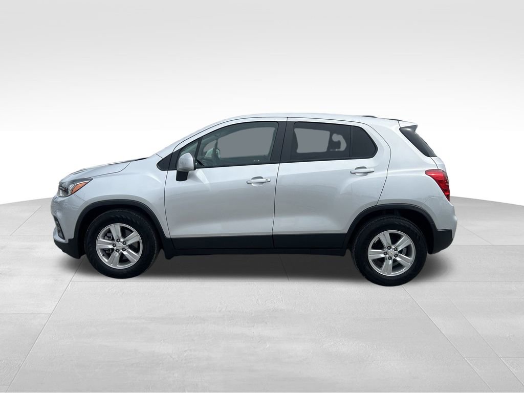 2022 Chevrolet Trax LS photo 4