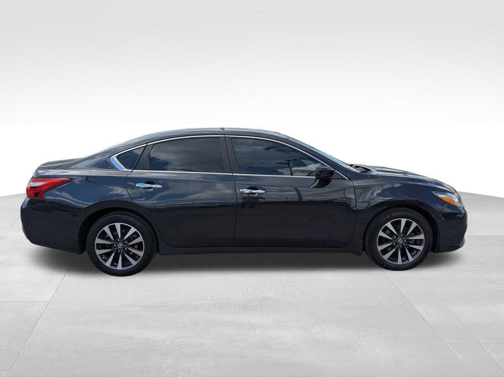 Used 2016 Nissan Altima 2.5 SV Sedan