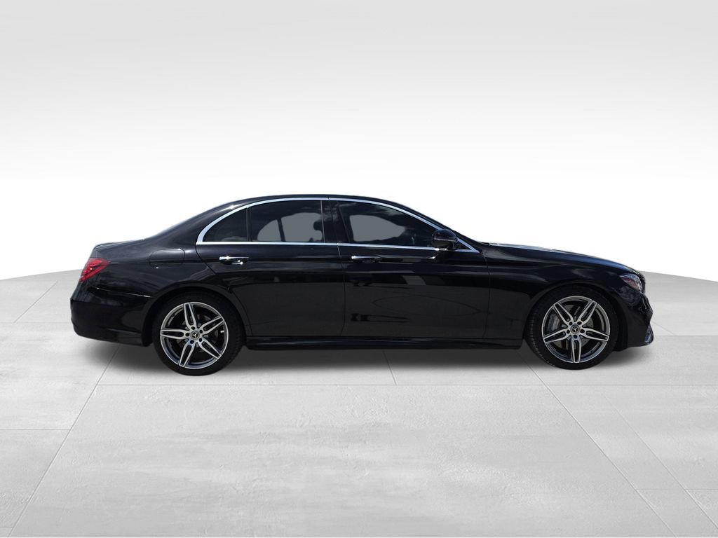 2019 Mercedes Benz E 300 photo 3