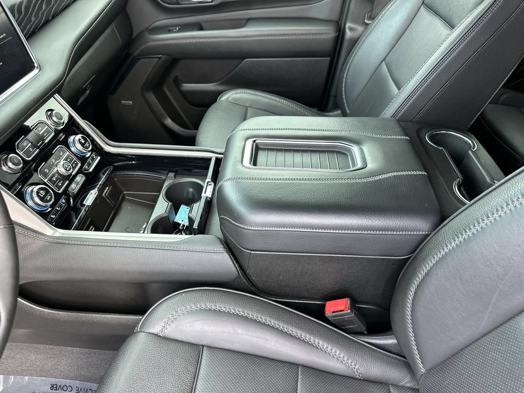 2023 GMC Yukon Denali - Photo 23