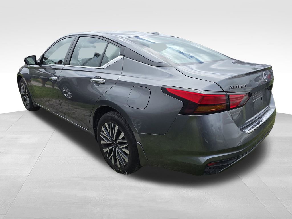 2023 Nissan Altima 2.5 SV photo 3