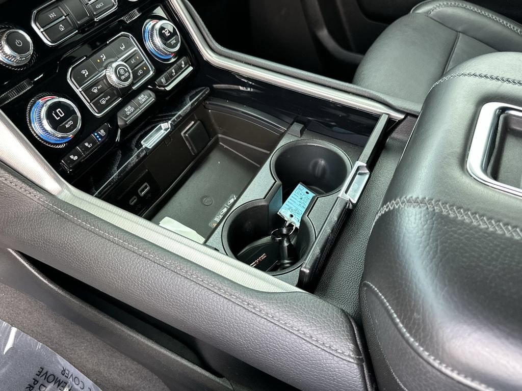 2023 GMC Yukon Denali - Photo 29