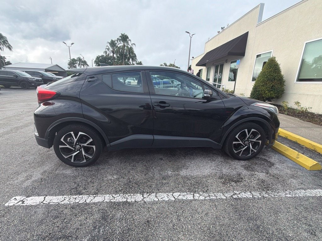 2022 Toyota C-HR XLE