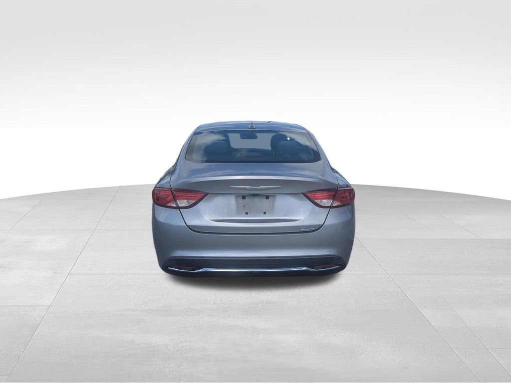 2016 Chrysler 200 Limited photo 4