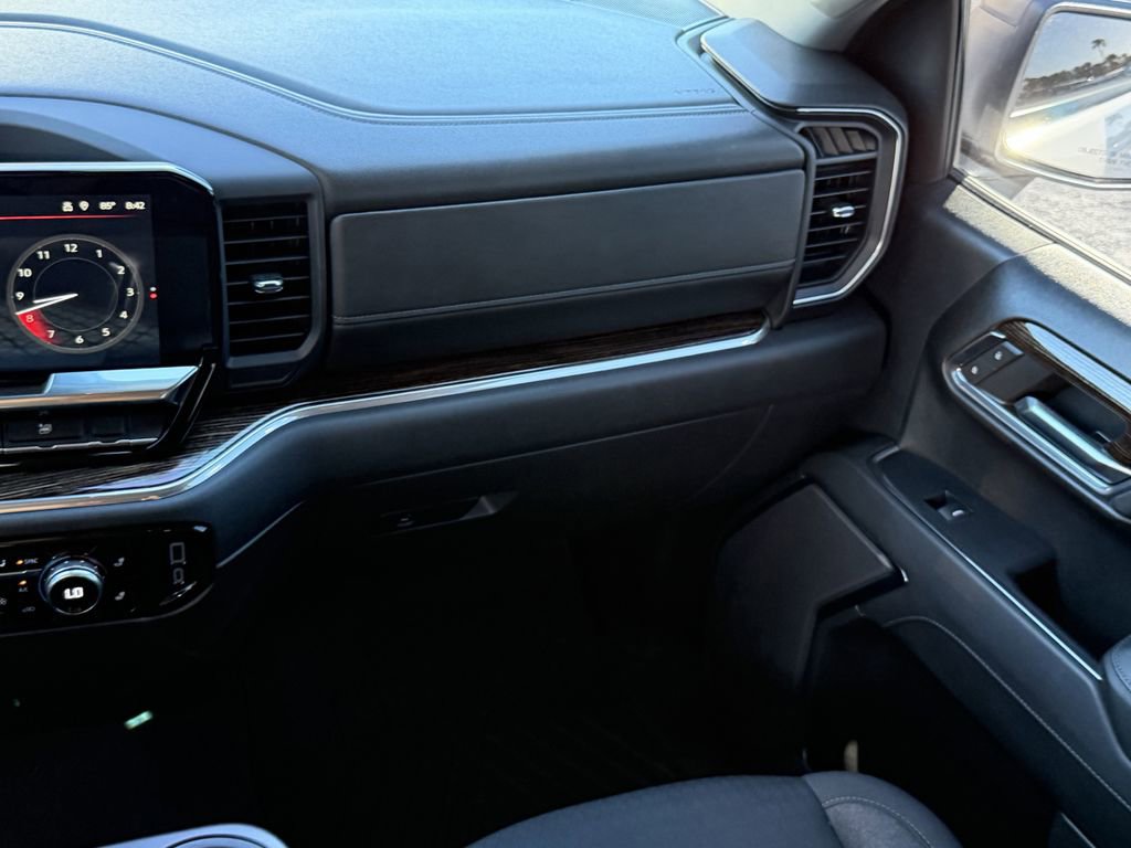 2024 GMC Sierra 1500 Elevation - Photo 17
