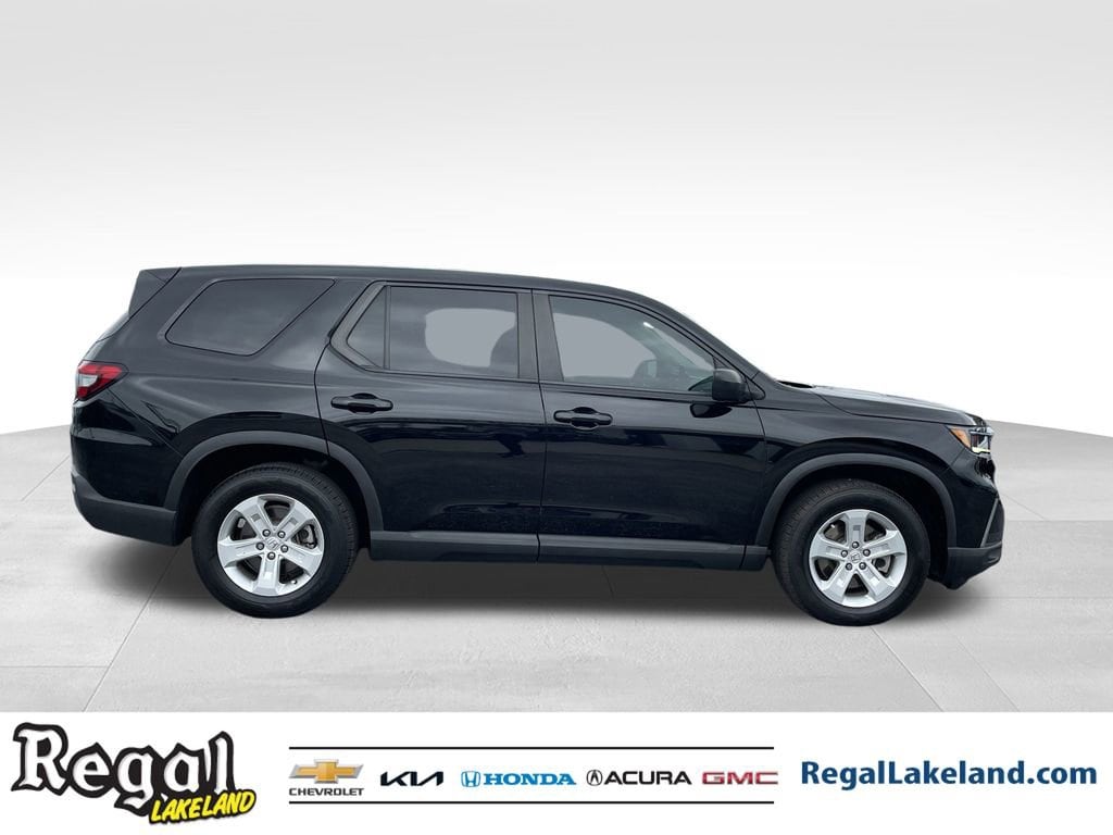 Used 2023 Honda Pilot LX SUV