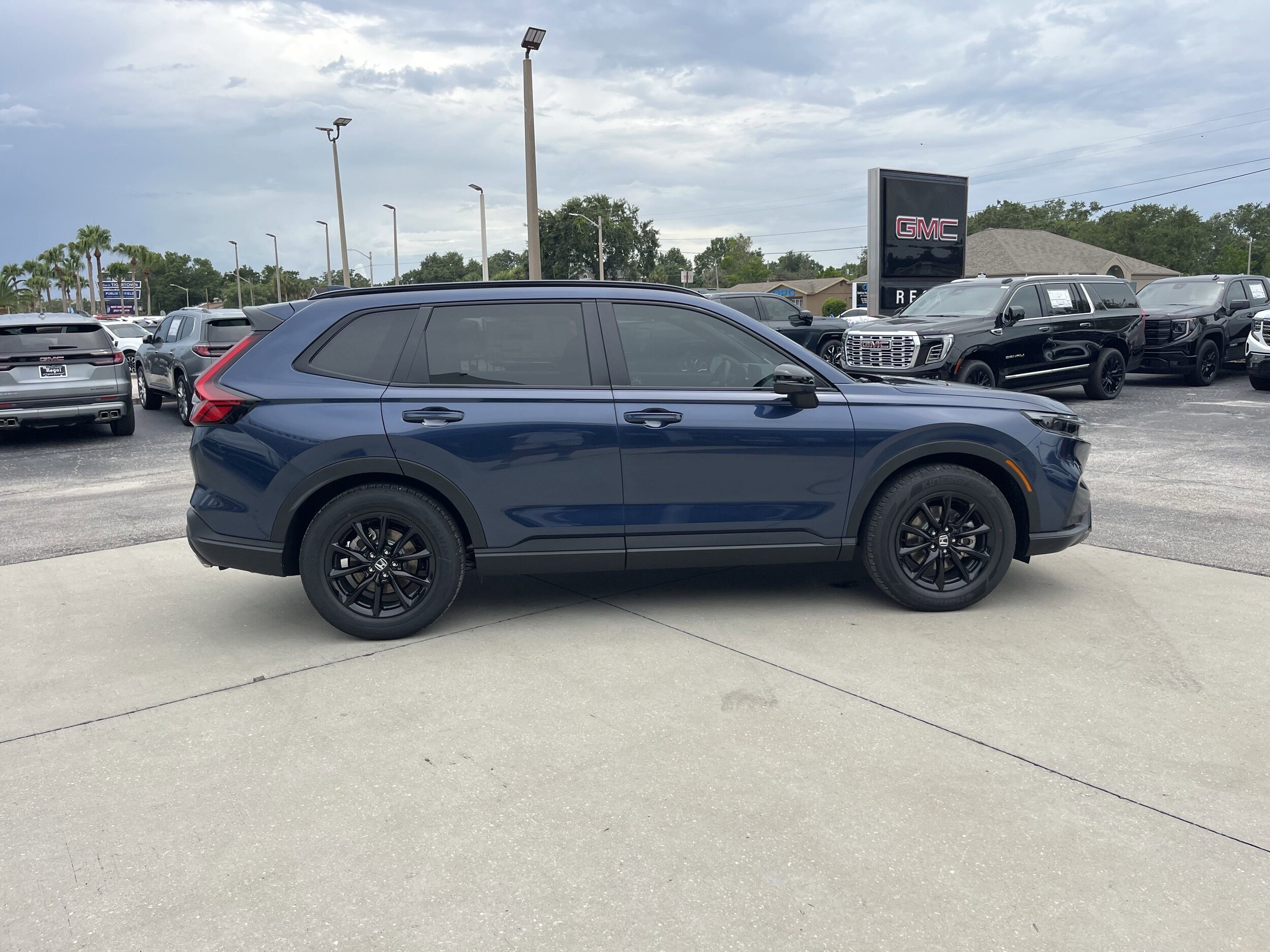 2026 Honda CR-V Hybrid Sport-L photo 3