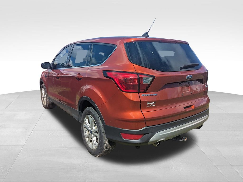 2019 Ford Escape SE photo 2