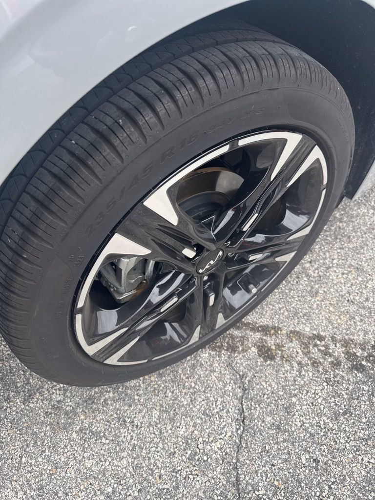 2024 Kia K5 GT-Line photo 4