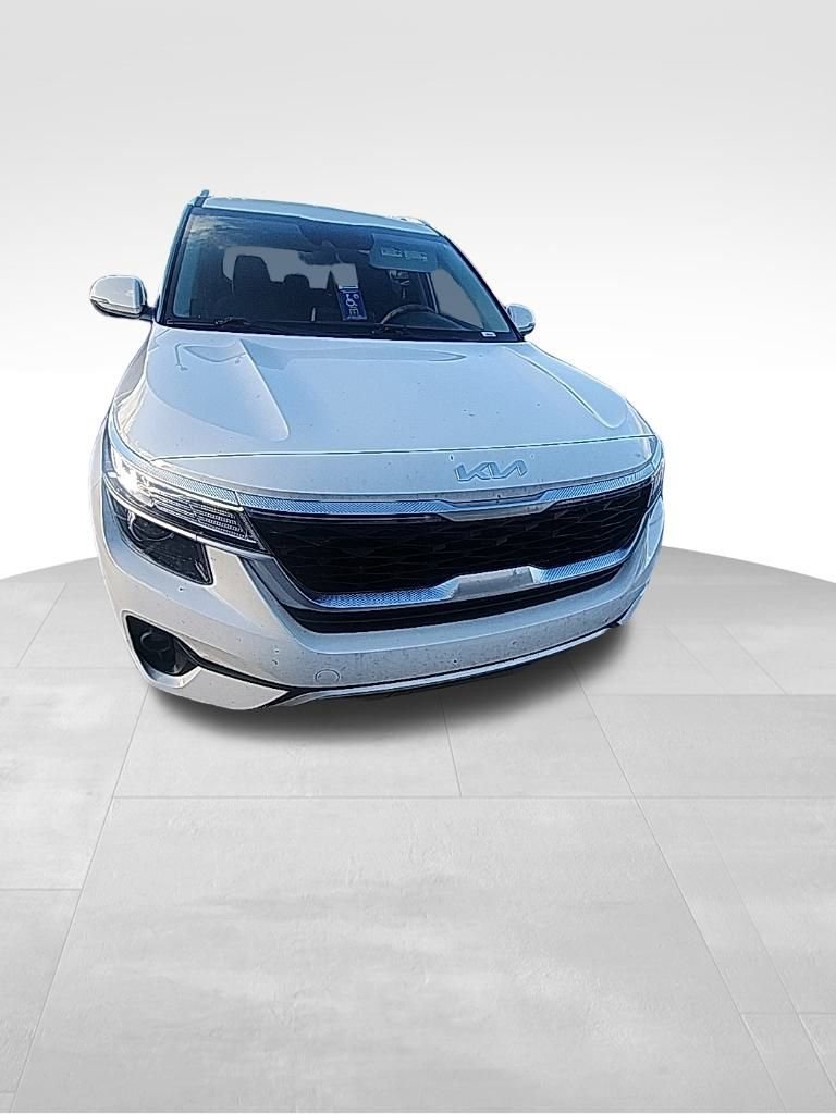 2023 Kia Seltos S photo 2