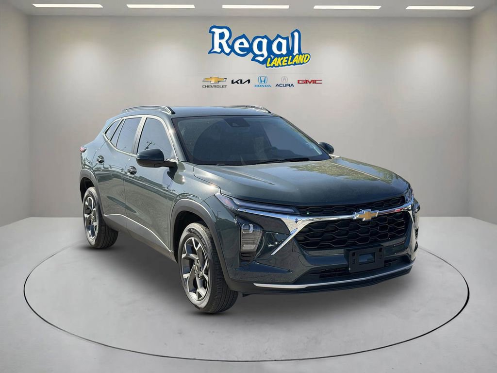 2025 Chevrolet Trax LT's photo