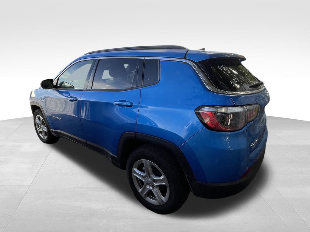 2024 Jeep Compass Latitude photo 3
