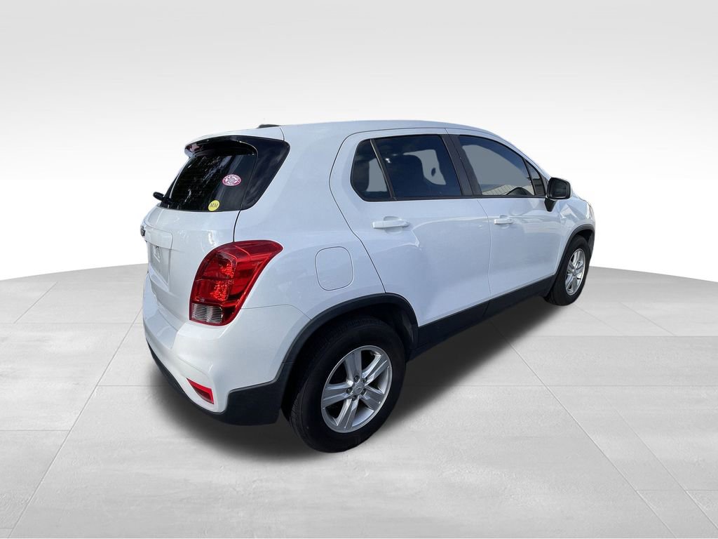 2021 Chevrolet Trax LS photo 2