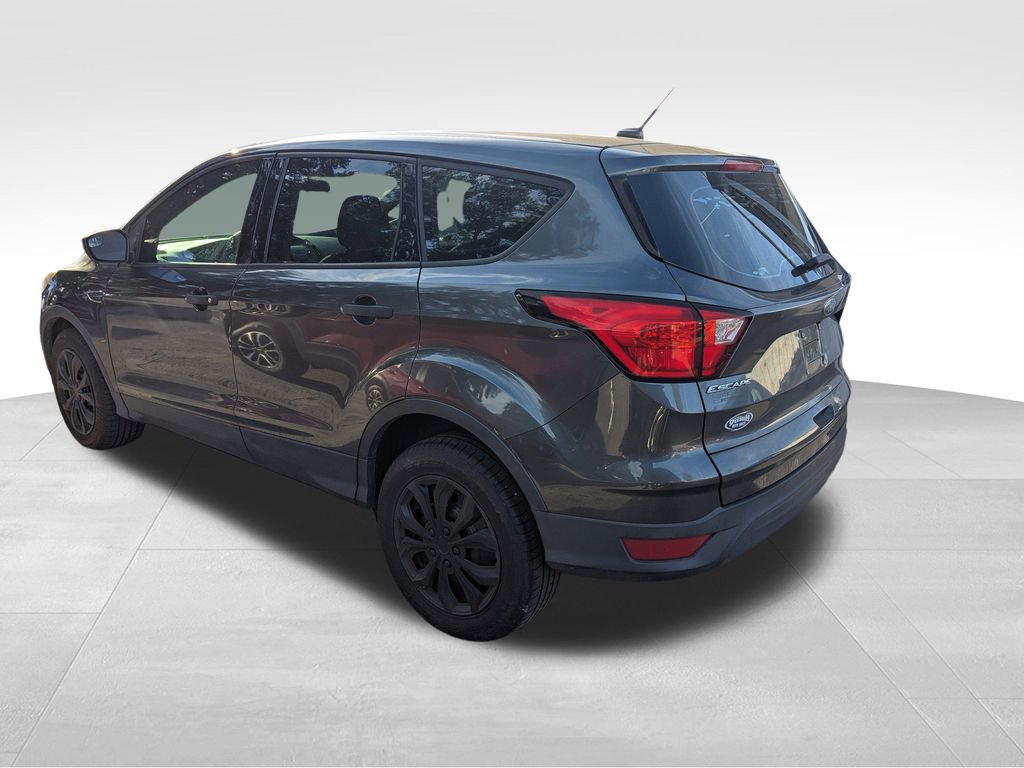 2019 Ford Escape S photo 2