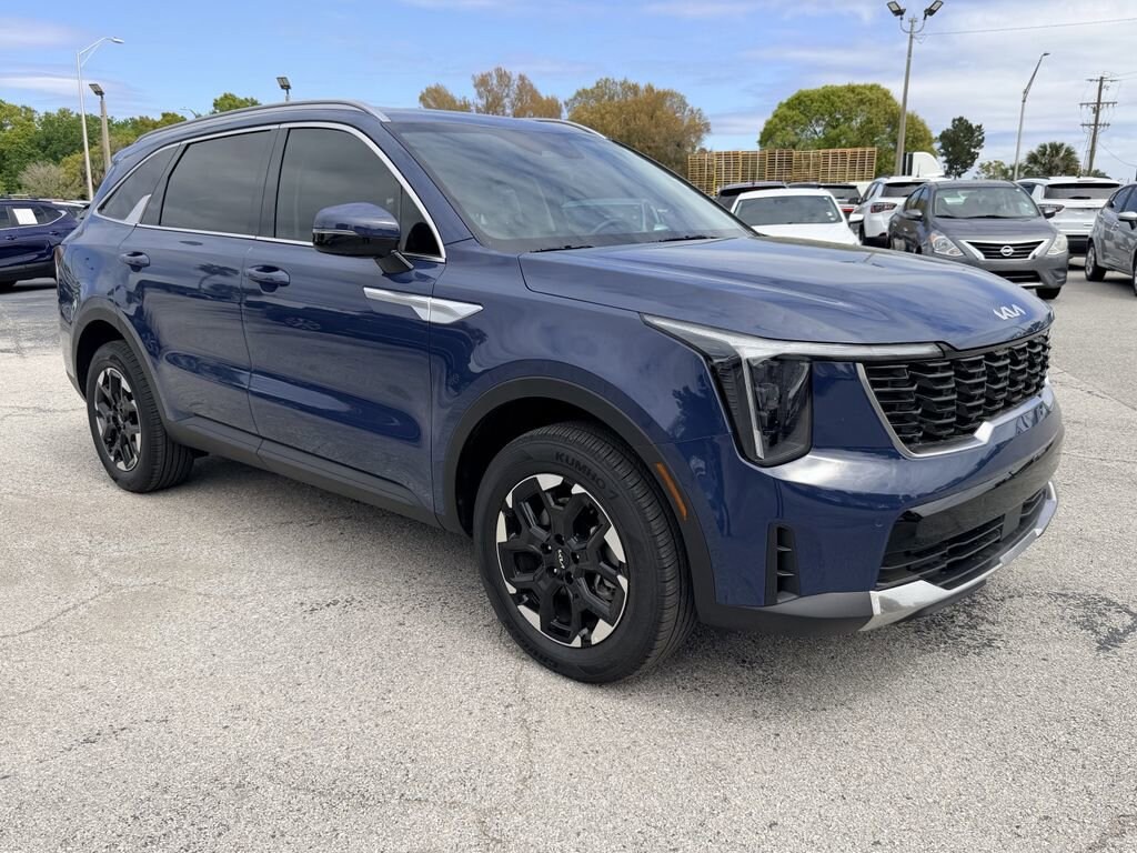 Used 2025 Kia Sorento S SUV
